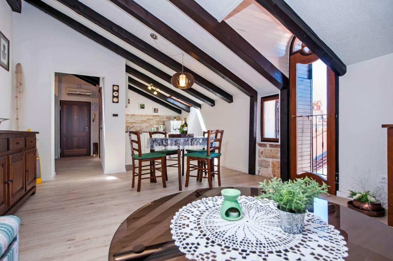 Rovigno Bella Sea View Apartment ภายนอก รูปภาพ