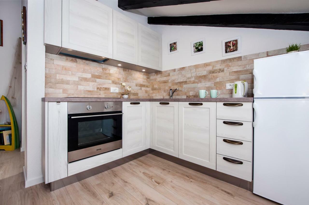 Rovigno Bella Sea View Apartment ภายนอก รูปภาพ