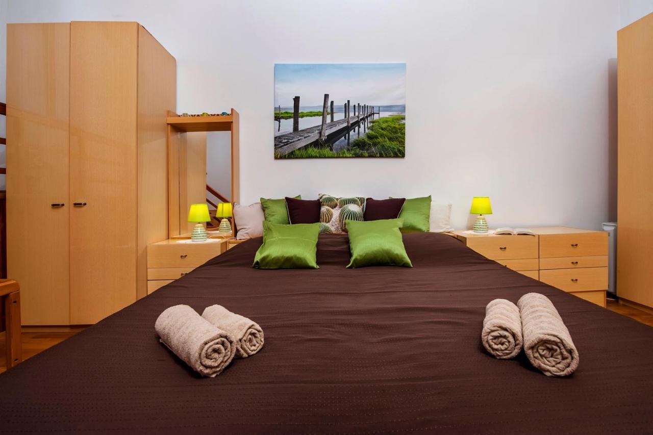 Rovigno Bella Sea View Apartment ภายนอก รูปภาพ